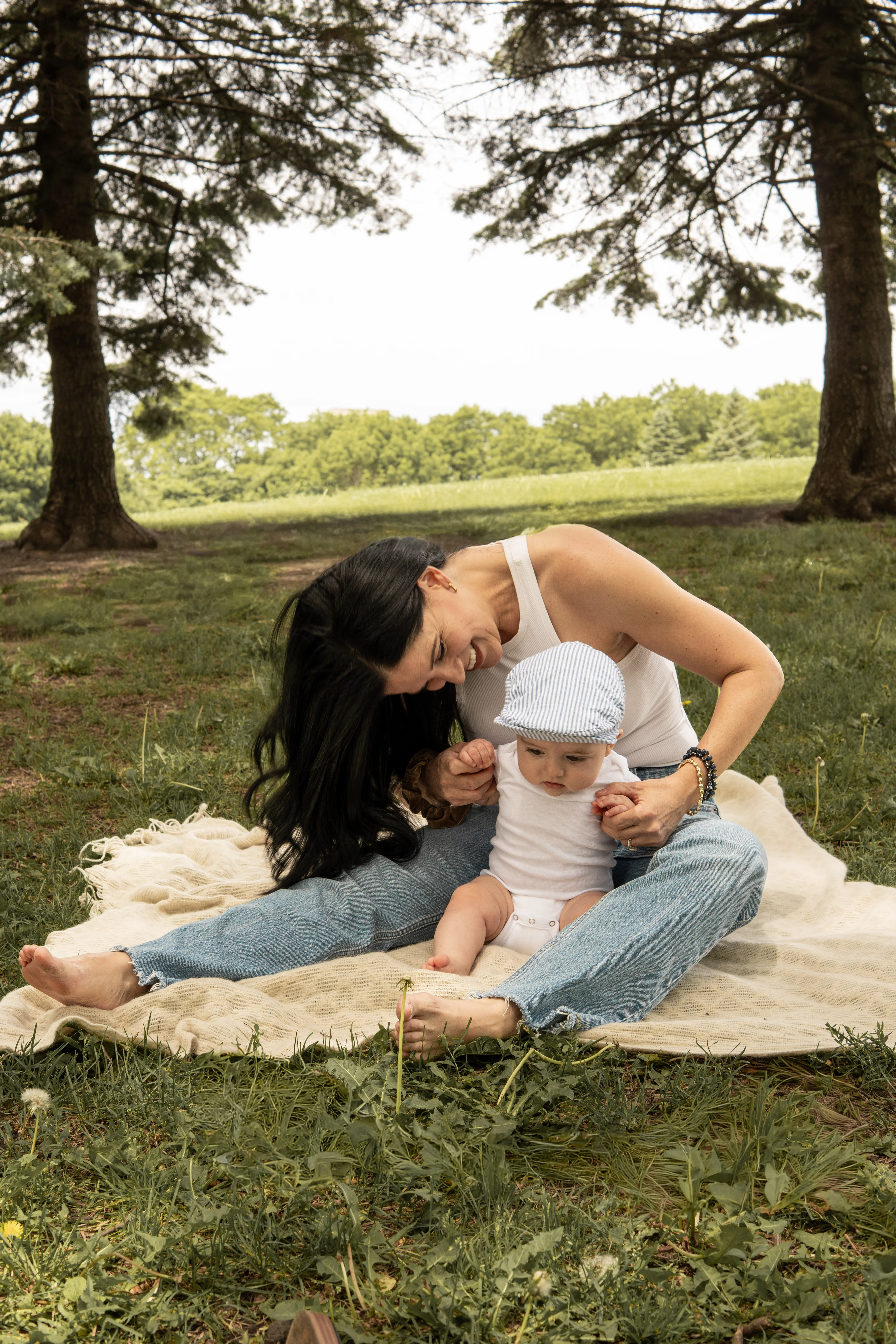 Motherhood and maternity portraits in Chicago - Kamila Kalybek Photography
