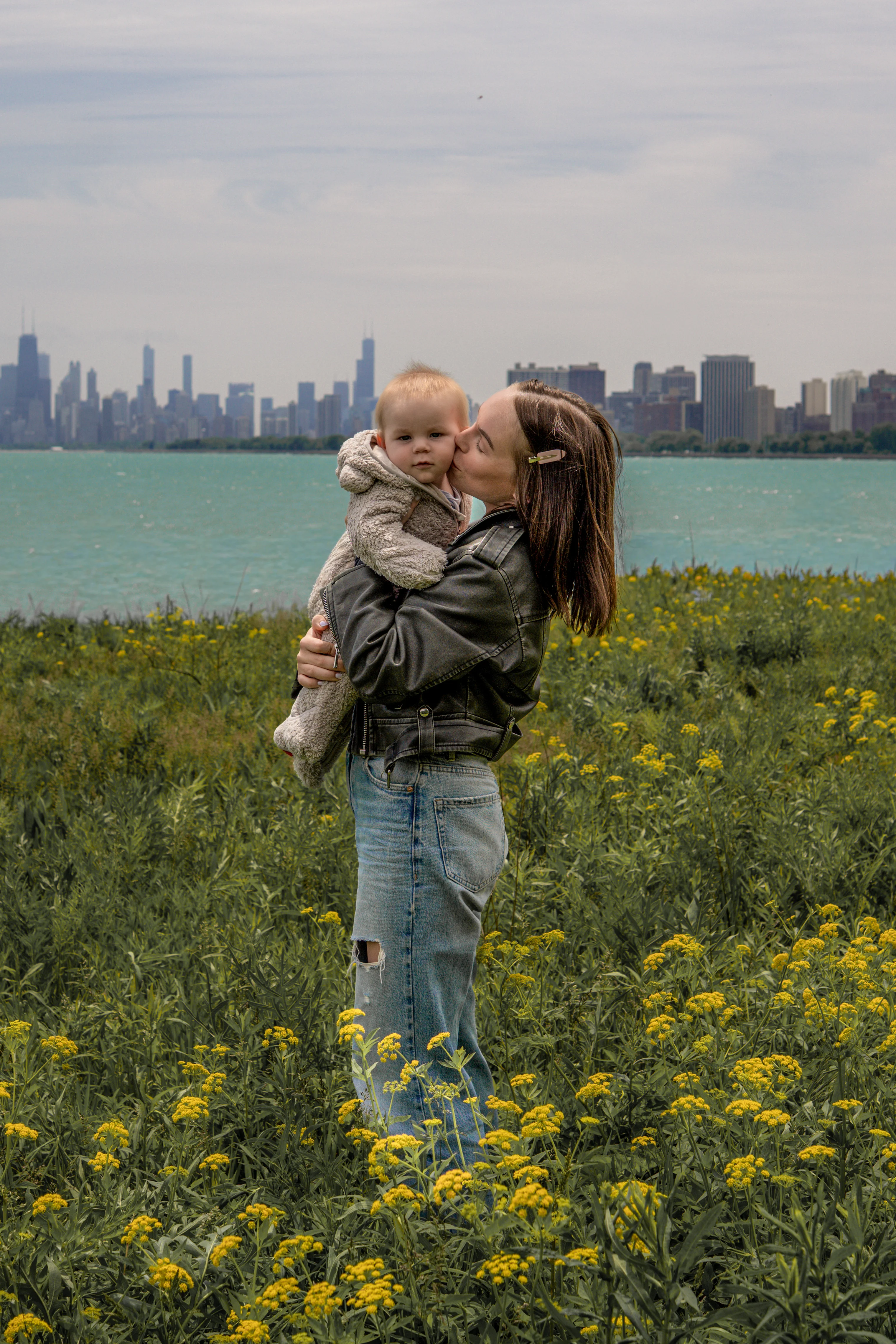 Outdoor family photoshoot in Chicago parks - Kamila Kalybek Photography